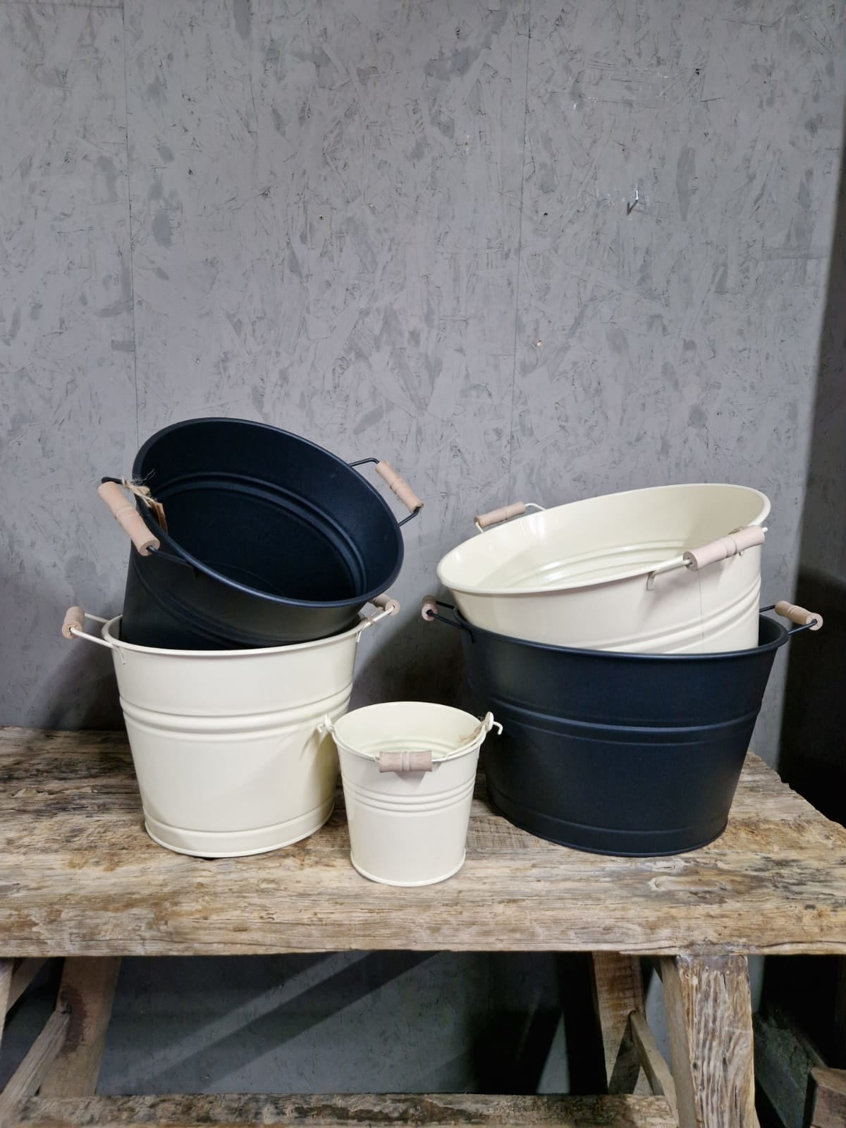 Buitenpot Sebo matt black groot