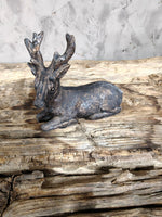 Decoratiebeeld Hert Liggend – Stoer en Sfeervol