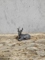 Decoratiebeeld Hert Liggend – Stoer en Sfeervol