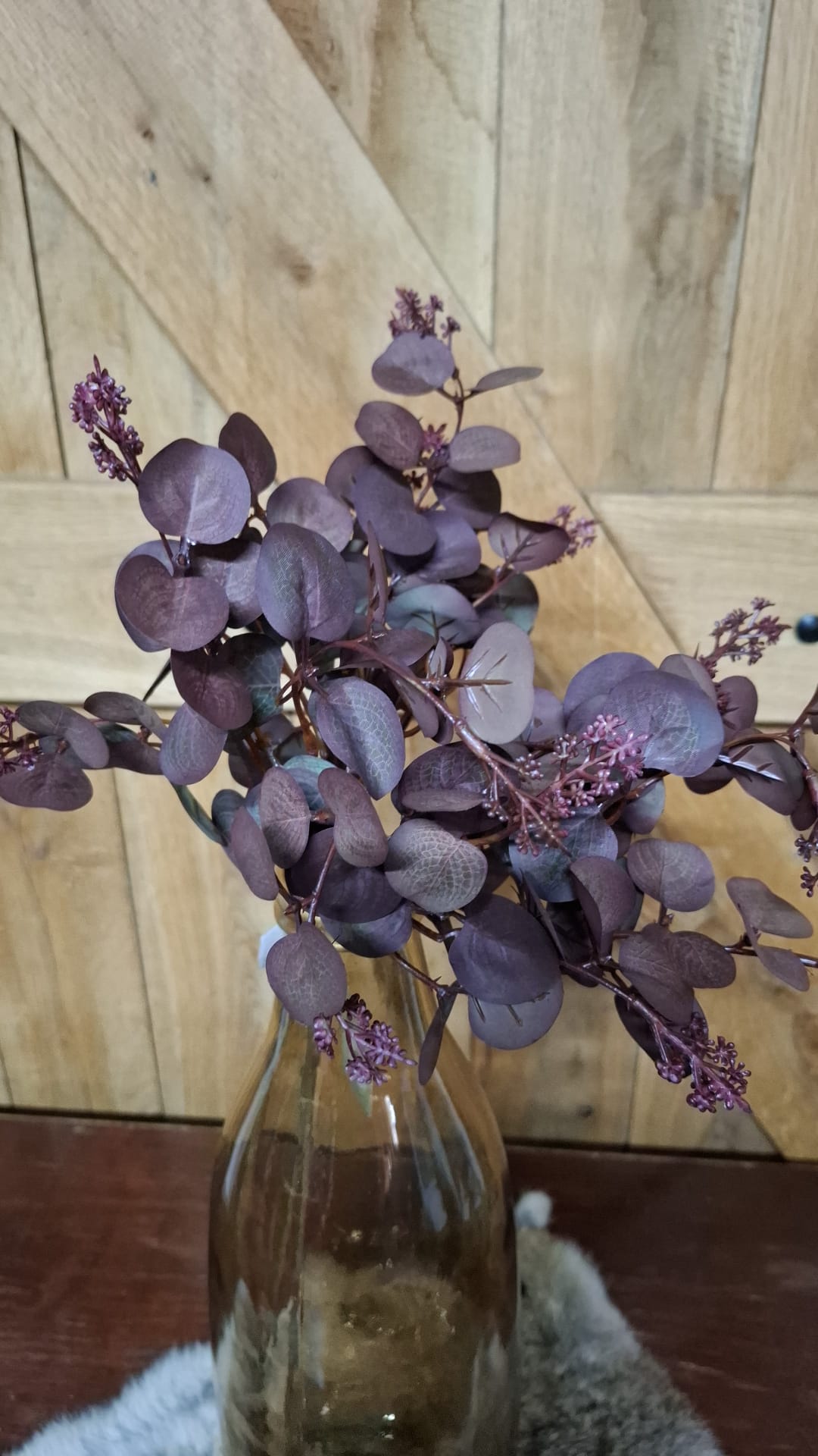 Zijden Eucalyptus in Bloom Bush Burgundy Range 46 cm; exclusief vaas