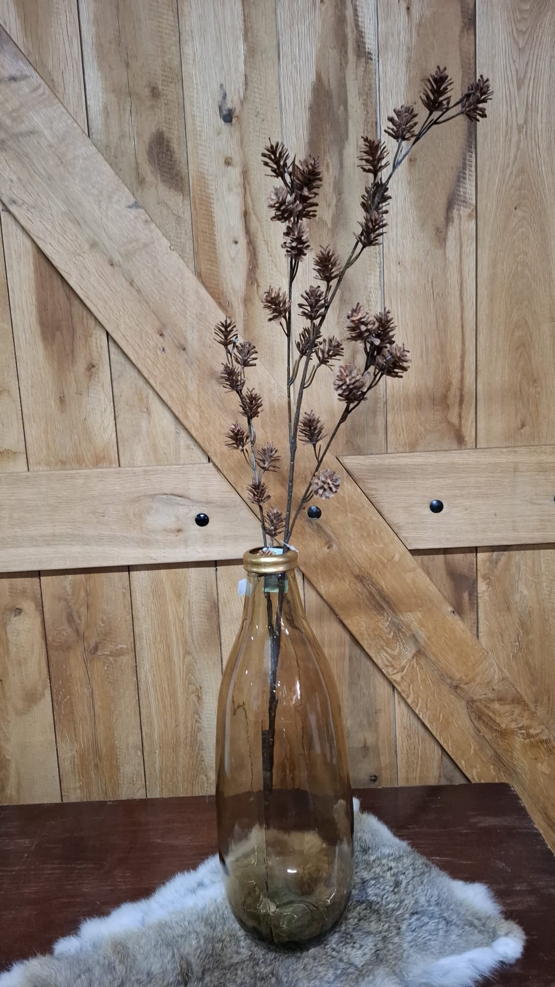 Pice Cone Multi Twig Brown kunsttak 85 cm met bruine kegels; exclusief vaas