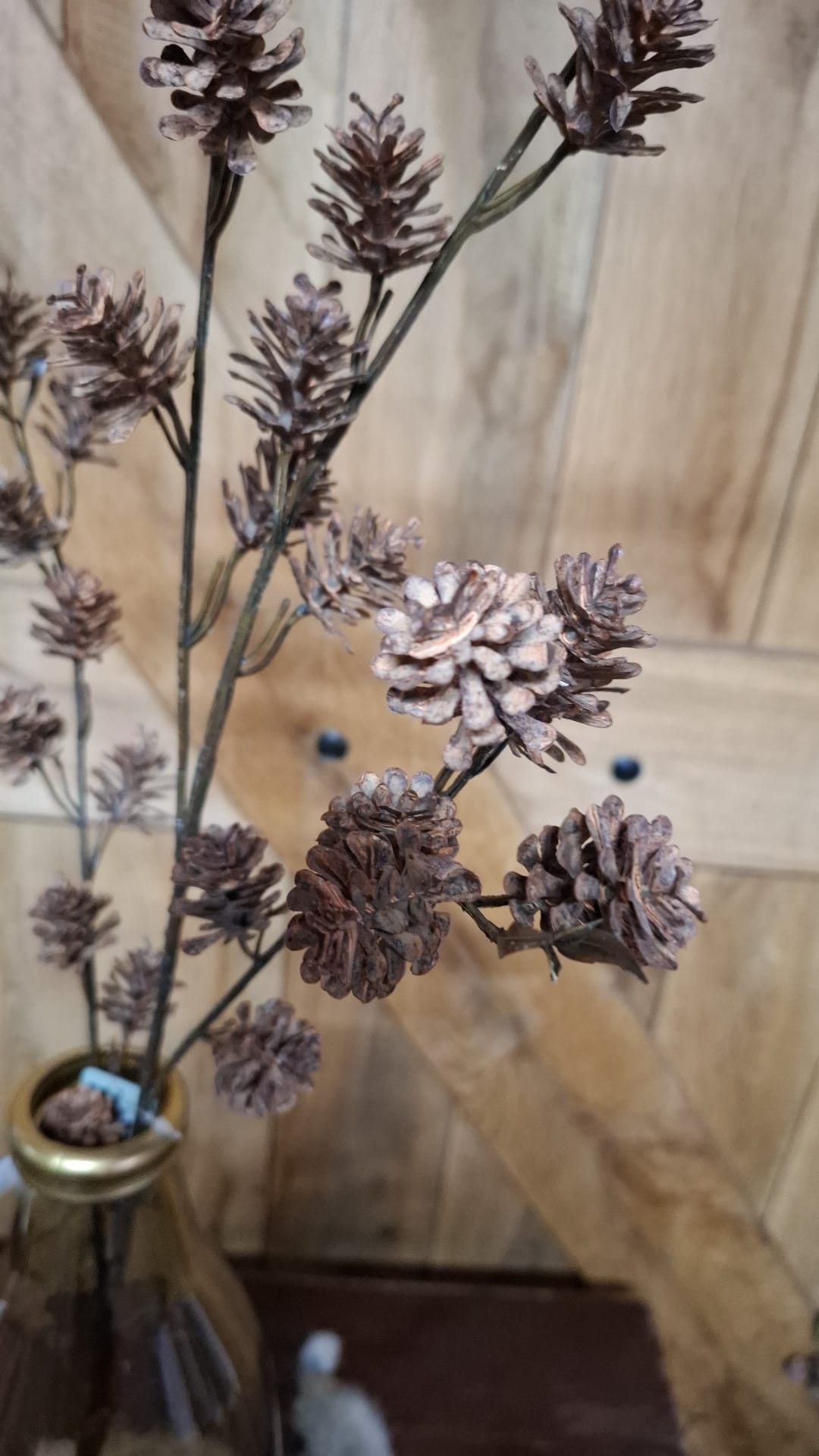 Pice Cone Multi Twig Brown kunsttak 85 cm met bruine kegels; exclusief vaas