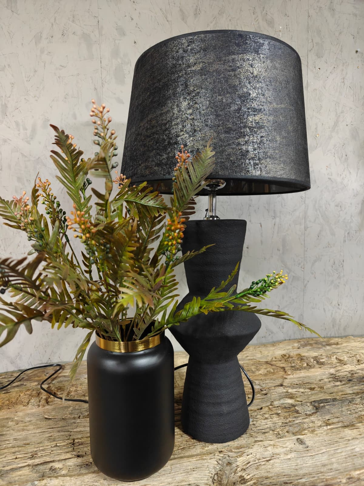 Tafellamp Zwart met Fluwelen Kap – Moderne Designlamp