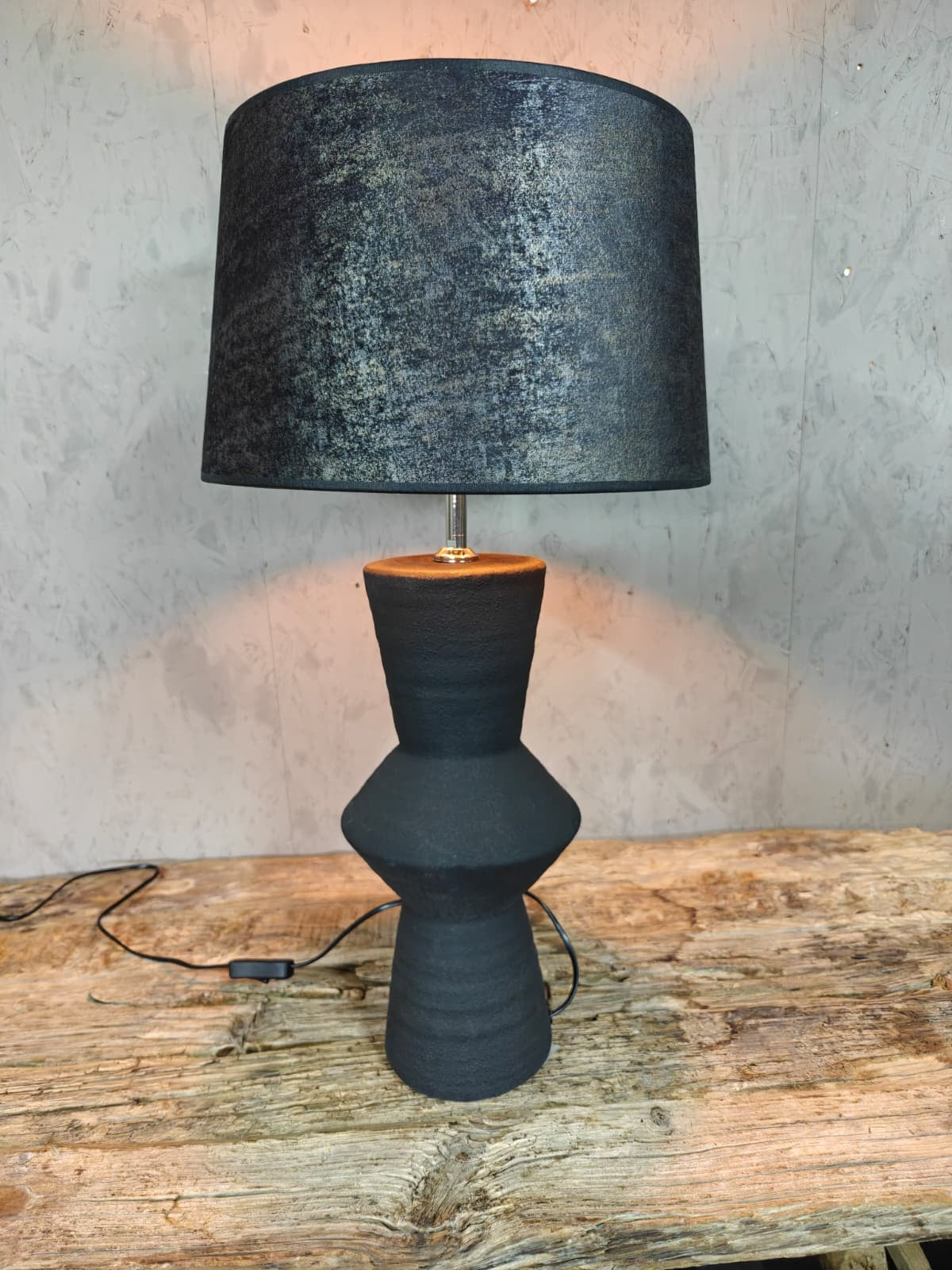 Tafellamp Zwart met Fluwelen Kap – Moderne Designlamp